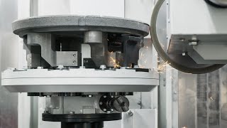 Time-efficient casting finishing of manhole covers with the Reichmann RFC 800 finishing center