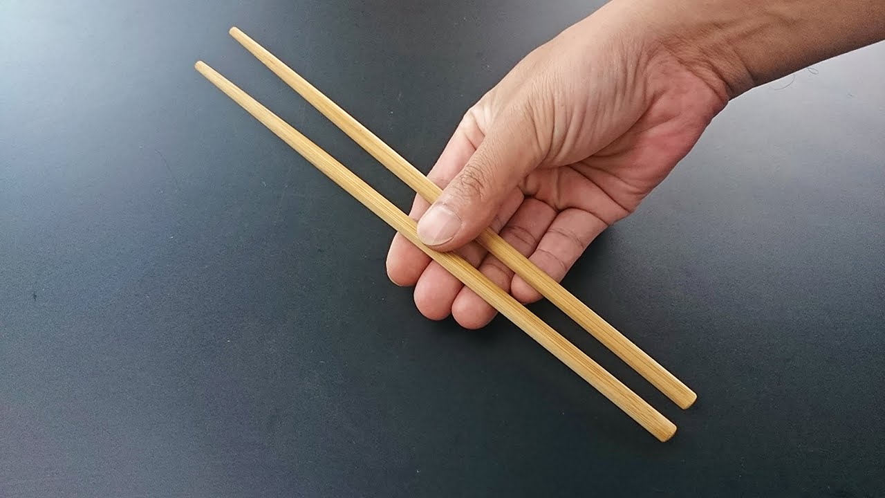 今天才知道，原来疏通马桶这么简单，一双筷子就搞定，简单快速，真的太方便了 - YouTube