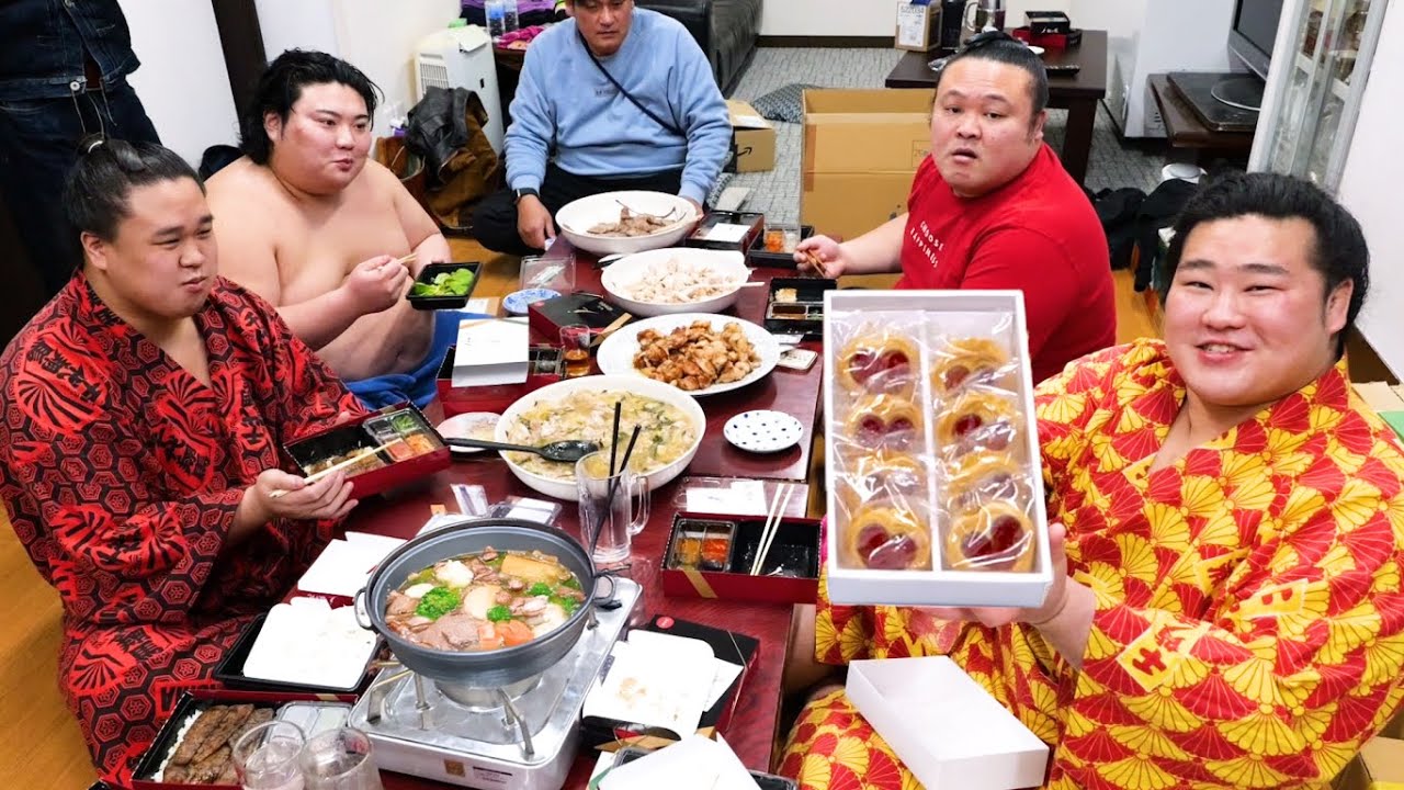 Множество подарков ко Дню Святого Валентина и Коробок Бенто Якинику для Борцов Сумо