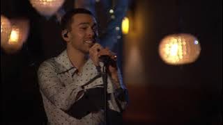 MAX Performs 'Butterflies' - The Bachelorette