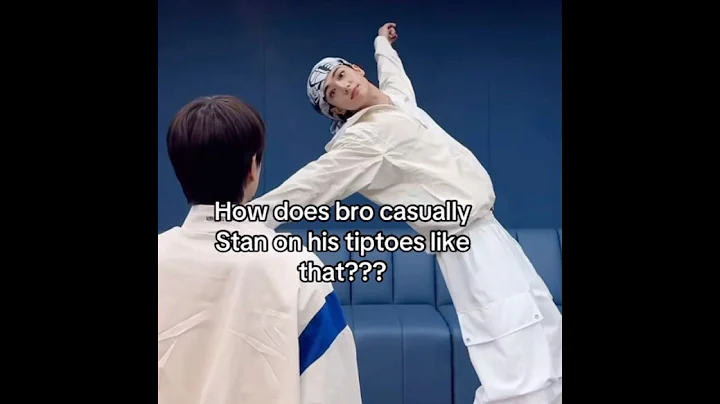 HOW DOES HE EVEN DO THAT?!!😭#hyunjin#straykids#karma#comeback#kpop#trending#relatable#boyband
