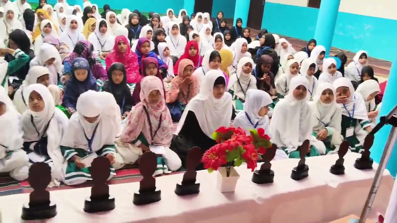 Hamd, Fiza parveen Salana Program. Jamia hafsa lilbanat dhamsain. 