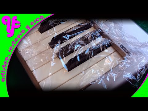 How to bleach the plastic keys  of a piano, clean them to leave it as new