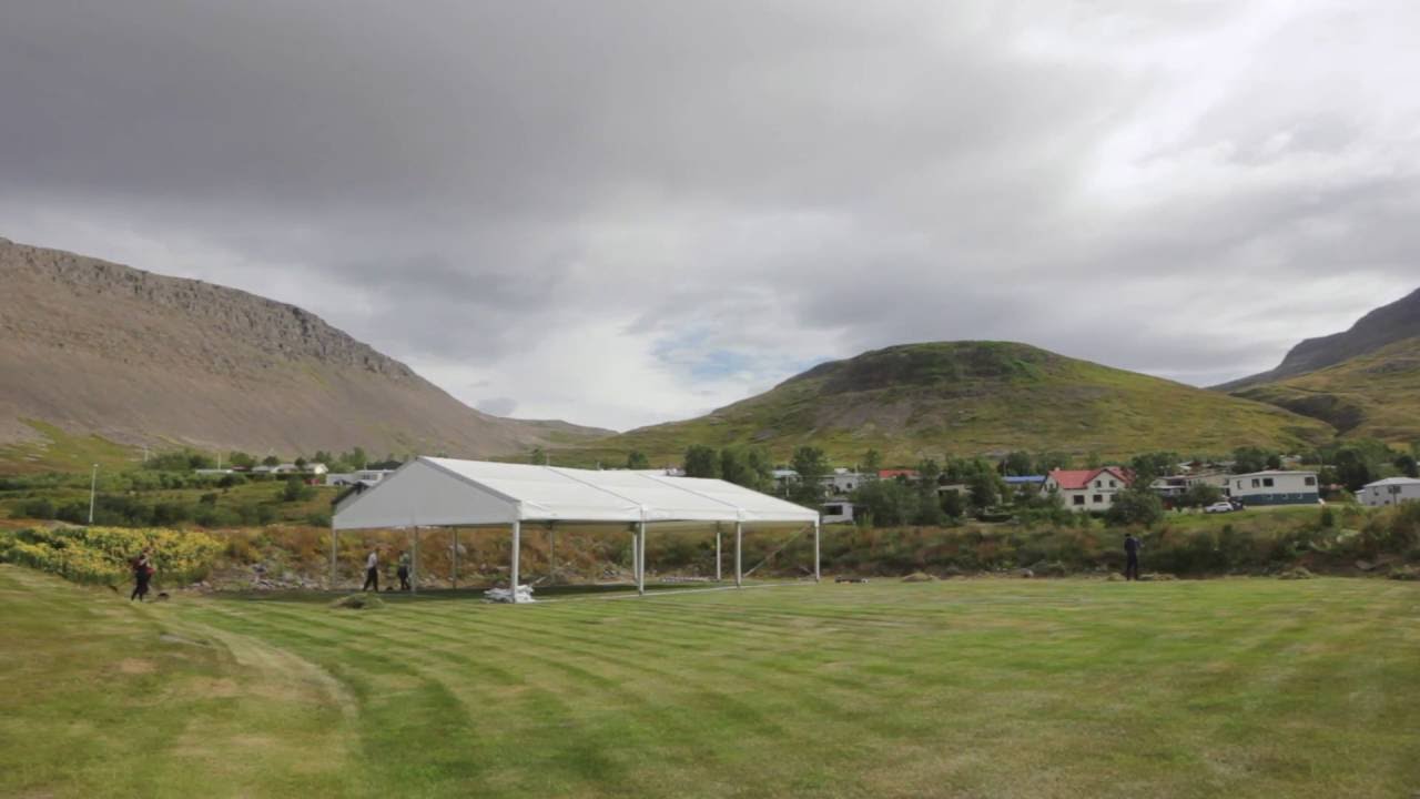 Cleaning up in Talknafjordur — Tálknafjörður — video poster