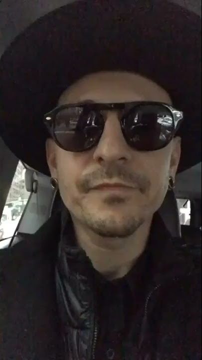Chester Bennington (Linkin Park) sings HeavyDirtySoul group Twenty One Pilots