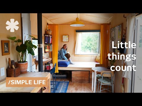 CA artist-farmer builds $25K quiet home to savor simple life