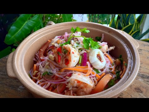 Video: Sotong, batang ketam dan salad udang: resipi