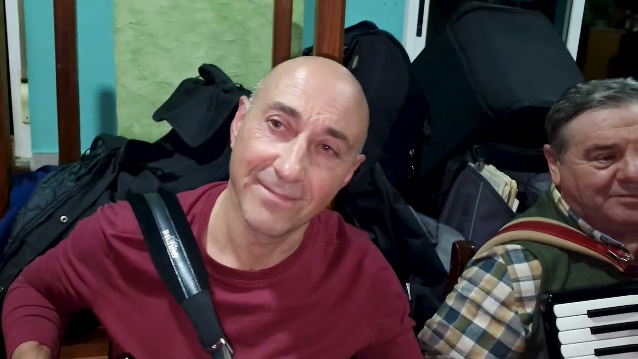 Acordeonistas en Calechos de Babia y Luna: LA MANTEQUERA LEONESA: PASADO Y FUTURO.