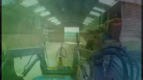 Unloading and Stacking Straw 2018