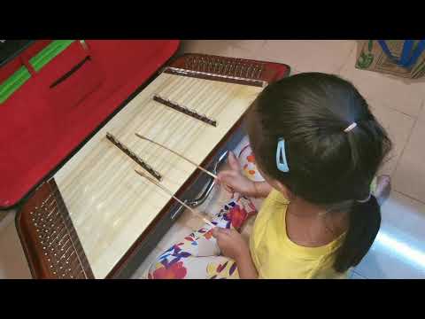 เดี่ยวขิมเพลงขึ้นพลับพลา​ โดยน้องมินนี่