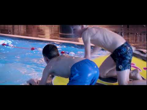 Video: Fordelene Med å Svømme For Barn