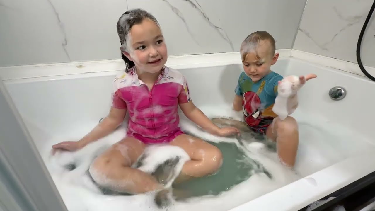 BUĞLEM JAKUZİYE ÇOK SEVİYOR