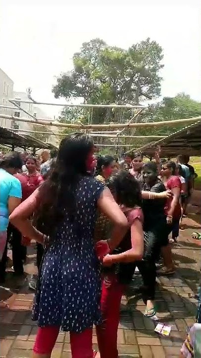 holi rain dance images