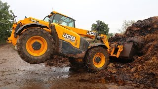 CLEANING OUT THE COWS ! HEAVY MUCK !