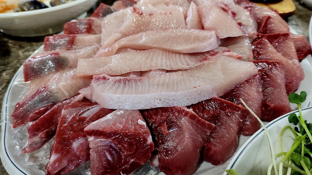 14kg 초대형 특 대방어 차원이 다릅니다...