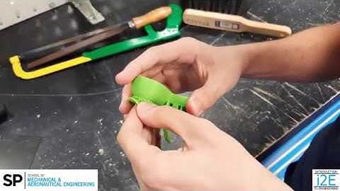 Removing the Raft, Roof and Supports from the 3D Printed Part