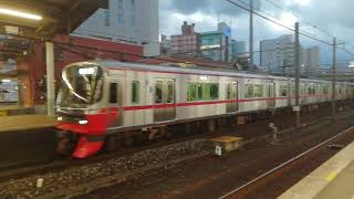 名鉄3300系3308F+3100系3114F急行豊橋行金山4番線到着