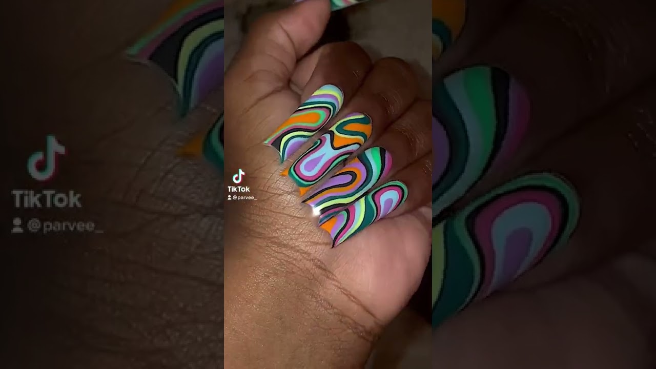 Swirl Nails 
