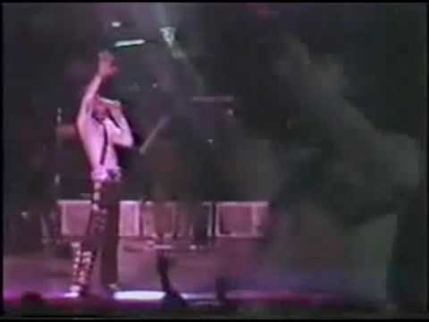 Chris Brown feat.Michael Jackson - Kiss Kiss