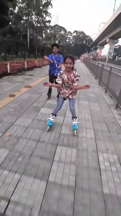 skating stunt, don't try it without any training #skating #skater #skate #skatertasinariya #reels