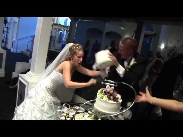 Bloody Cake Smash // Brawl between bride and groom class=