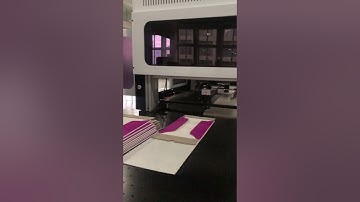 Collapsible box making machine