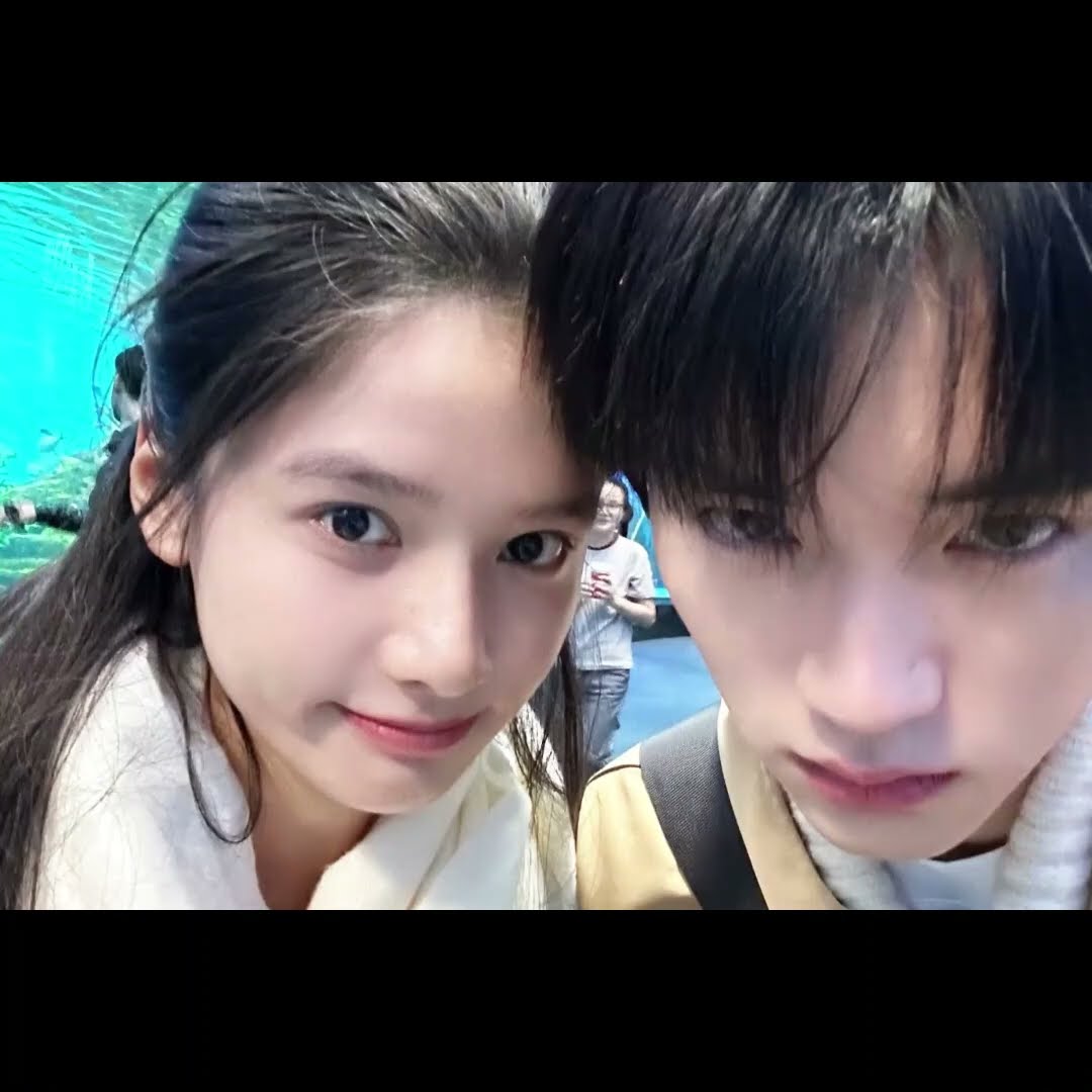 A one-day trip to the aquarium #焕羽 #Reborn #张婧仪 #周翊然 #ZhangJingyi #ZhouYiran