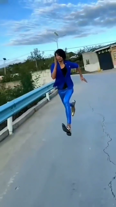 Chinese blue man running animated version😂#meme #shorts