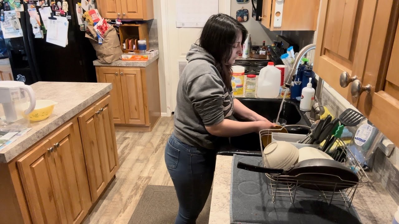 Let’s do some chores!!🧼🧹