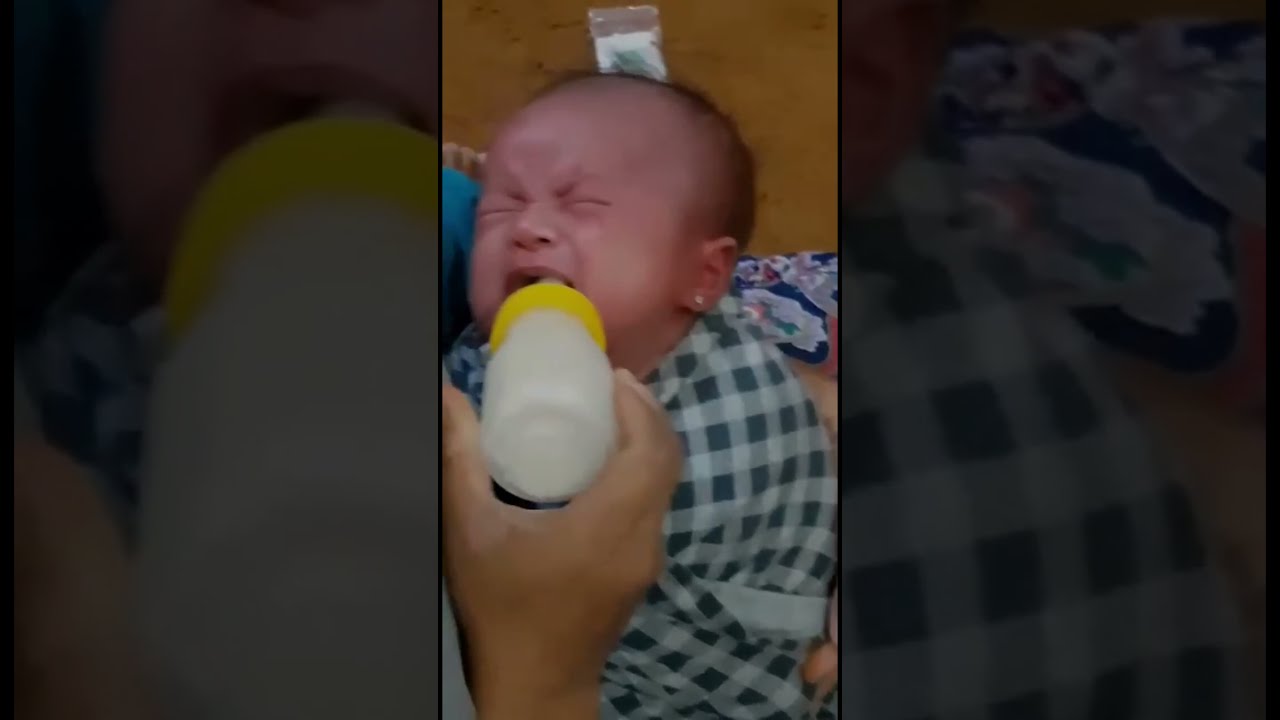 EAR PIERCING MY BABY/ TINDIK TELINGA BAYI..