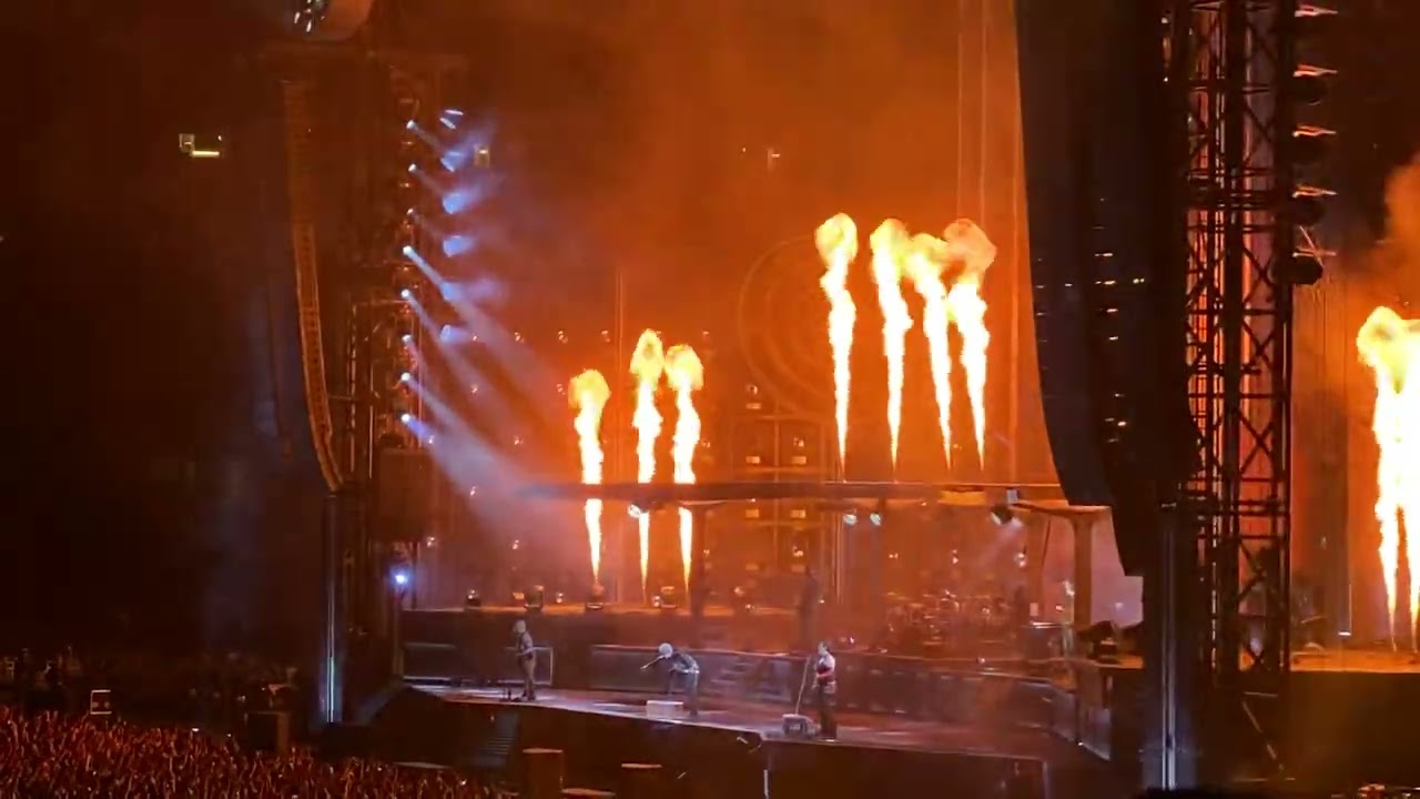Slipknot fez o show mais brutal, insano e perturbador do Rock in Rio
