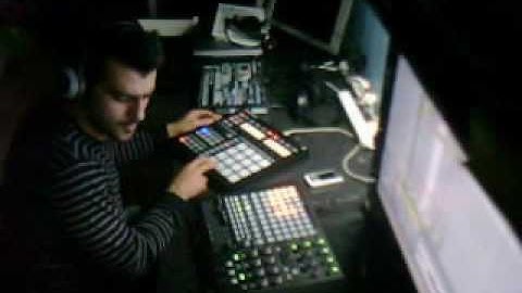 Apc 40 AKAI + Native Instruments Maschine   mon 1 set  live                 name AKAI LM