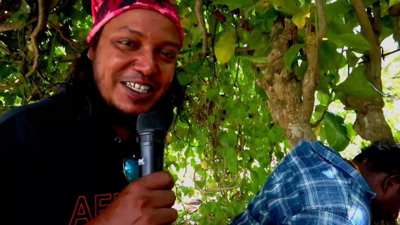 വ്ലോഗ് ചെയ്യാൻ പോയി അടി കിട്ടി...