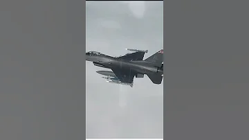 شاهد الدقة الرهيبة في اسقاط الصواريخ واصابتها للأهداف من الطائرات الحربية 