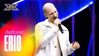 Video thumbnail of "Erio commuove tutti con “Can’t help falling in love with you” | X Factor 2021 - AUDIZIONI 1"