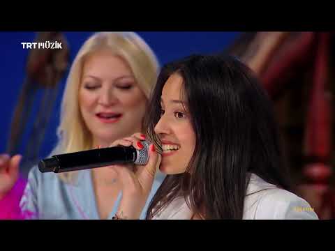 Pelin Akil - Haykiracak Nefesim Kalmasa Bile Laterna Performans