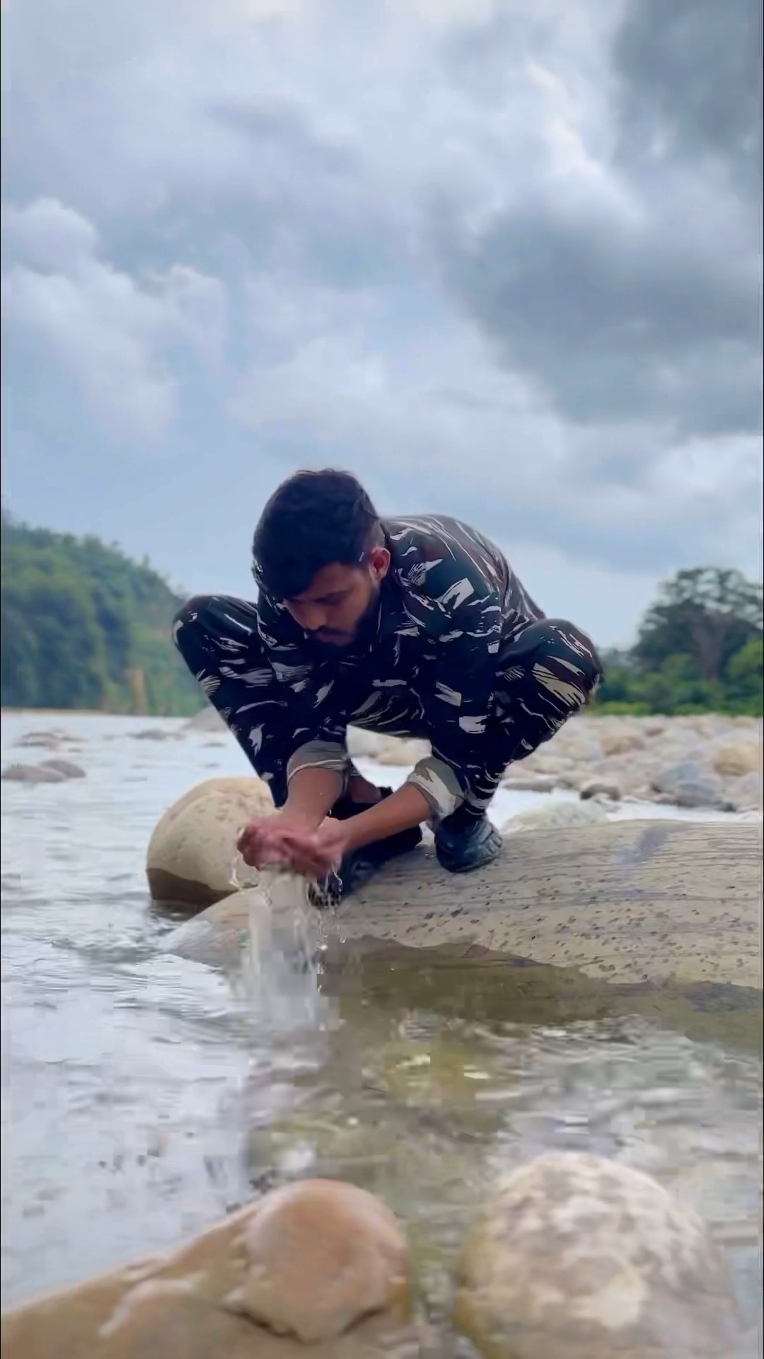 बॉर्डर से फ़ॉजी कहा गये ???#foryou #army #indiamarmy #salute #shortsfeed #armyshorts #viralshorts