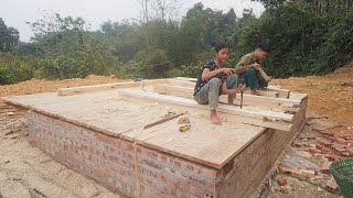 Build a new house - Poor girl building wooden house - Choose beautiful and sturdy house columns