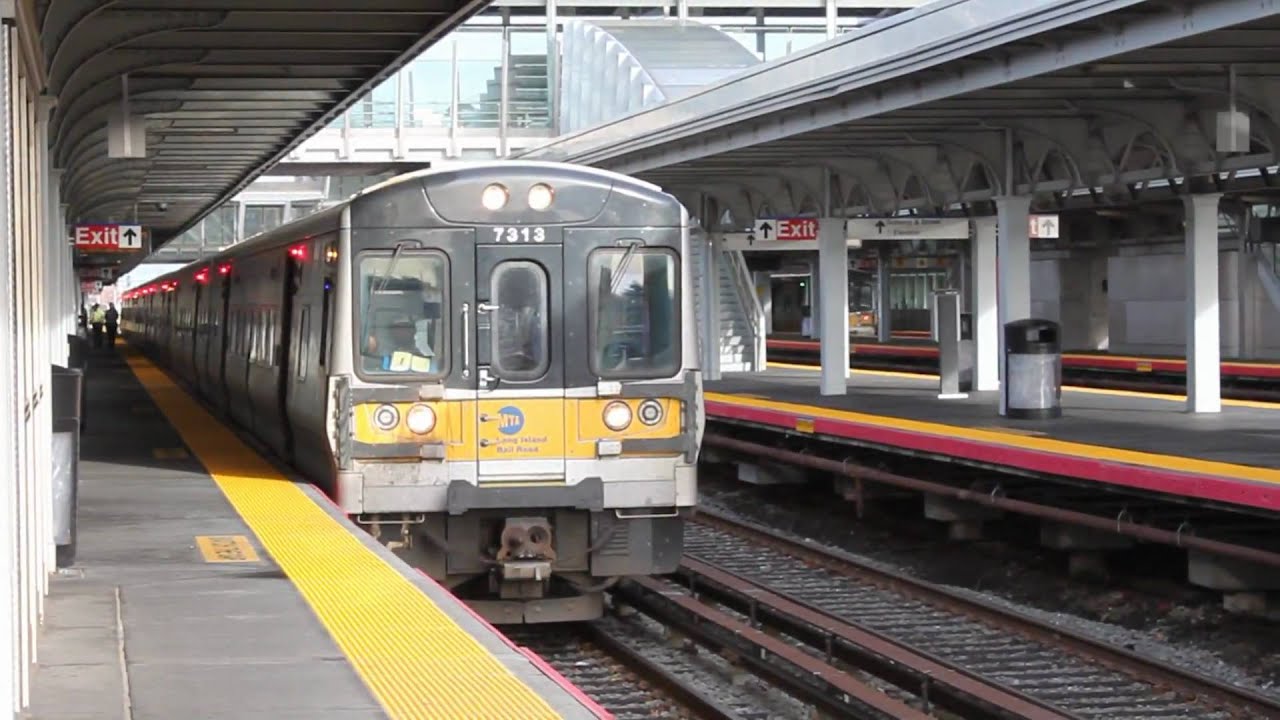 A Few Minutes At The Lirr Jamaica Station Youtube