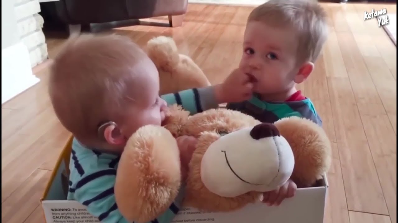 Kompilasi Video Lucu - Kakak Adik Berantem Bikin Ngkak Part2