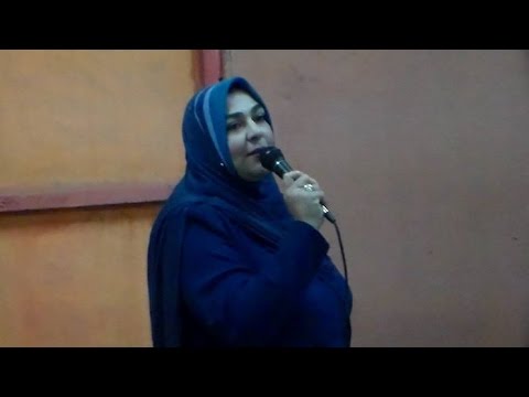 الشاعرة وفاء الزيني في صالون الشاعرة مرفت جابر بالقاهرة يوم 14 11 2014