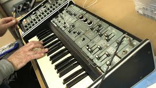 Roland sytem 101 (keyboard) et 104 (arpeggiator)