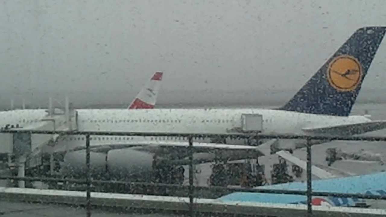 Lufthansa A380 At Jfk Airport Terminal 1 Gate 5 Lh401 Youtube