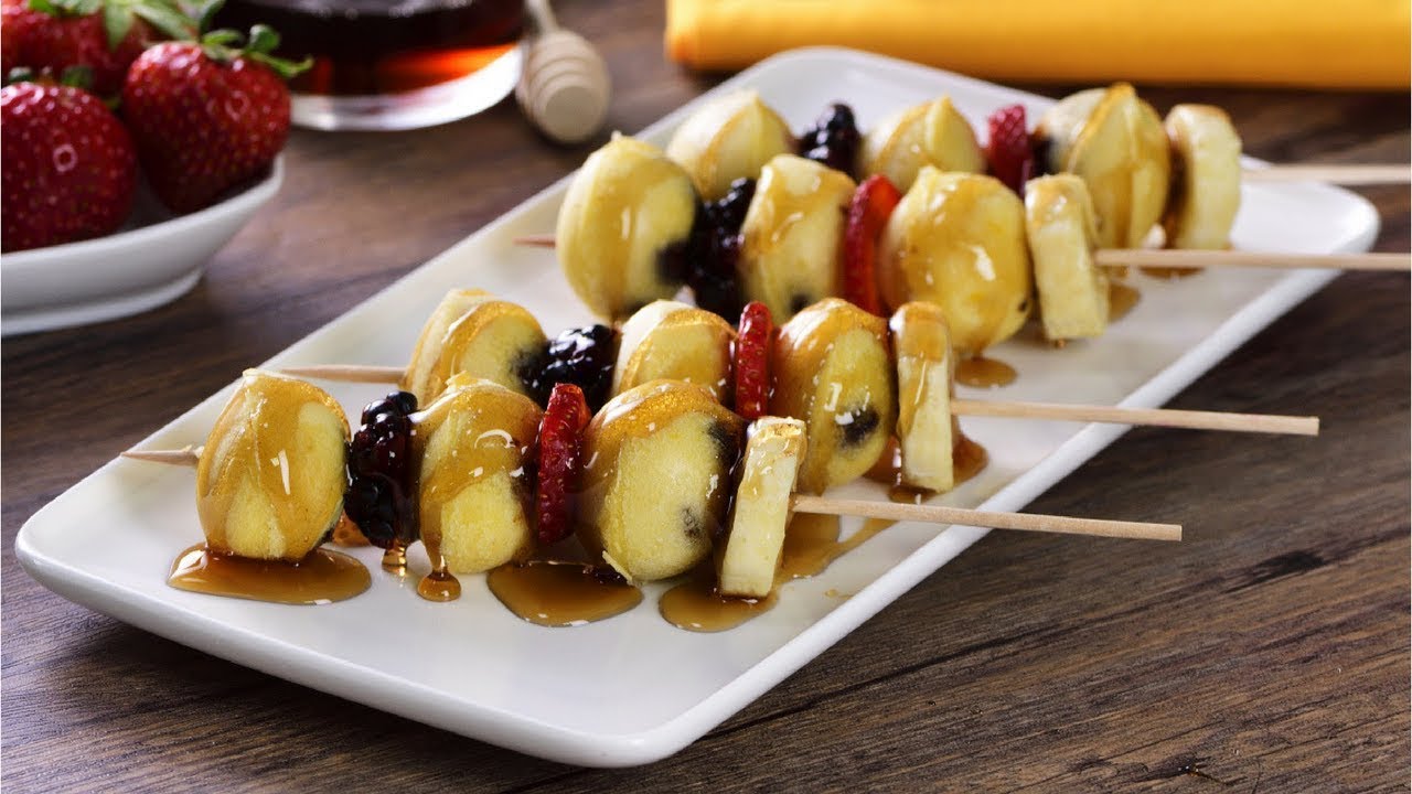 Brochetas de Hotcakes | Desayuno Fácil con Hot Cakes y Frutas miel de manuka
