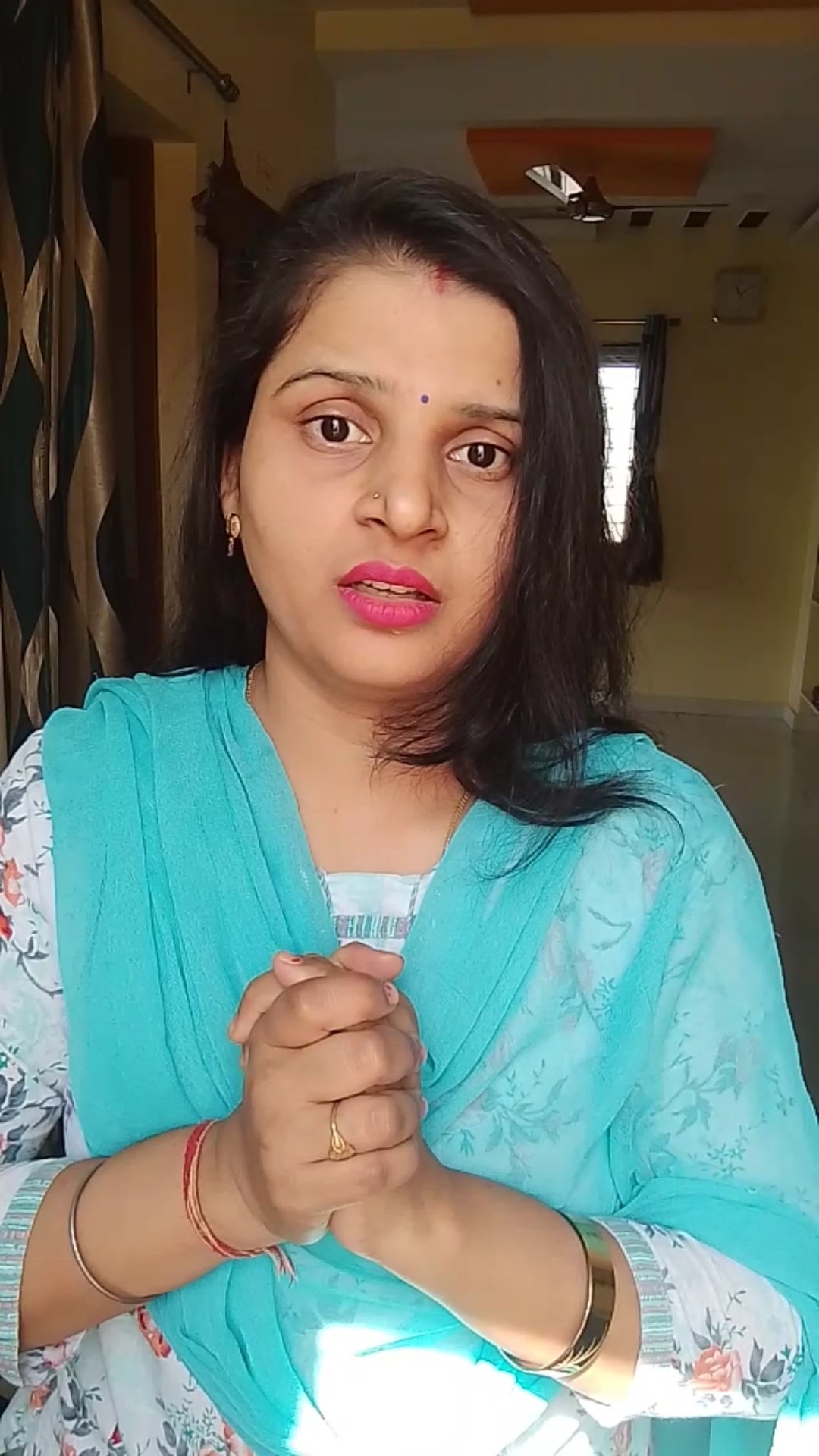 पति-पत्नी एक दूसरे की बीपी बढ़ाते हैं ##comedy #funny #comedyshirts #husbandwifecomedy