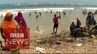 Somalia: Beach life returns to Mogadishu - BBC News screenshot 2