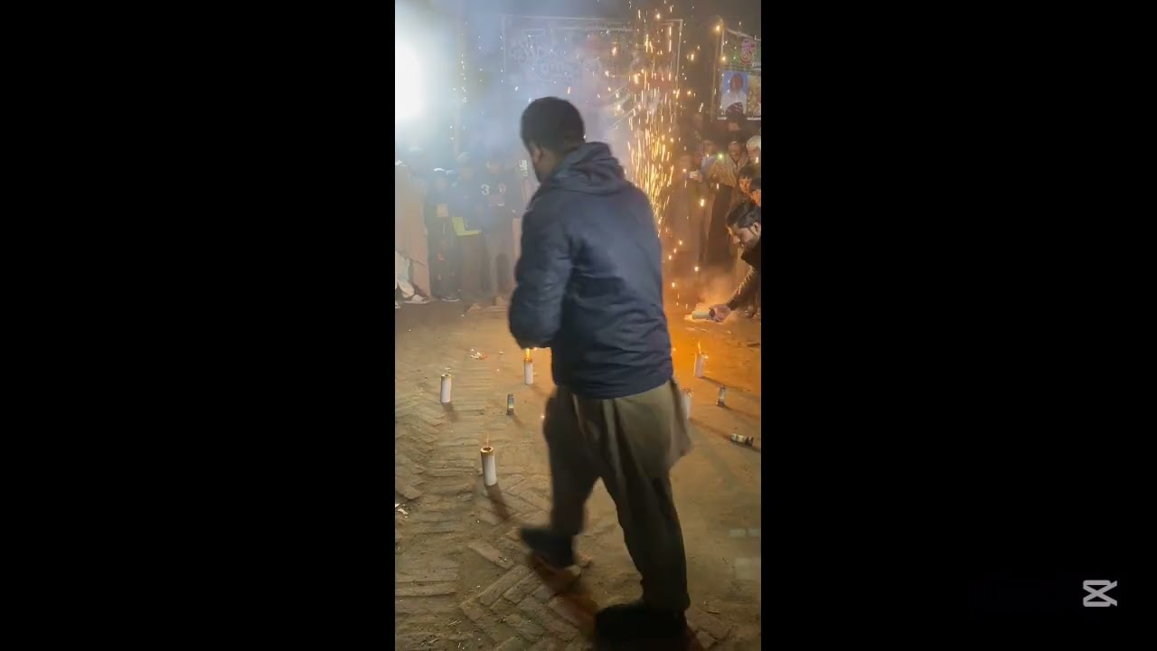 جشن 13 رجب  رسم کیک بدست پیر سید فقیر حسین شاہ نقوی بخاری مستوی  صاحب 392 ج ب گڑھ ٹوبہ ٹیک سنگھ 