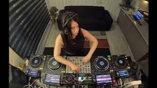 TECHNO DJ SET NIA ALVAREZ @ @UnderBpm