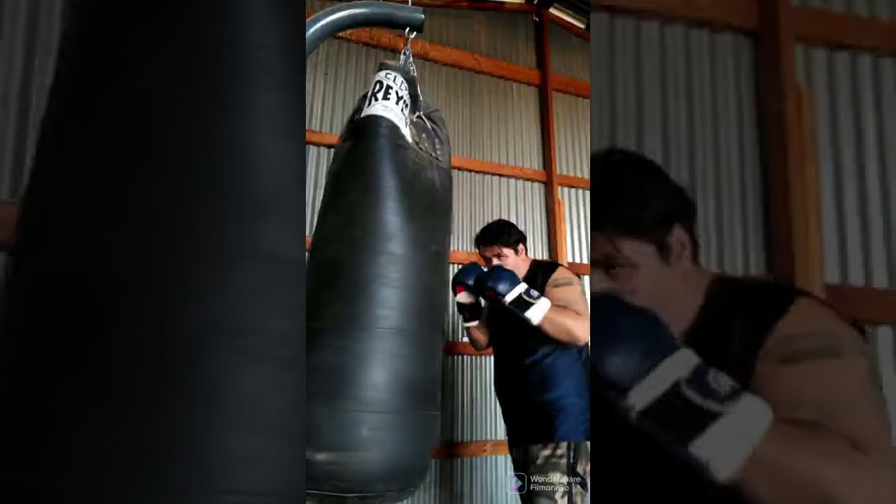 Raymond Thunder Aldaz Powerful Left Hook Combos on the Heavy Bag