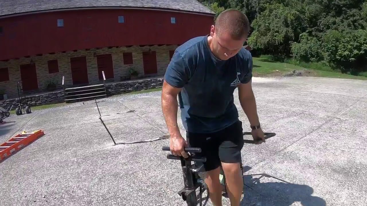 The Extractor Hydraulic Stake Puller